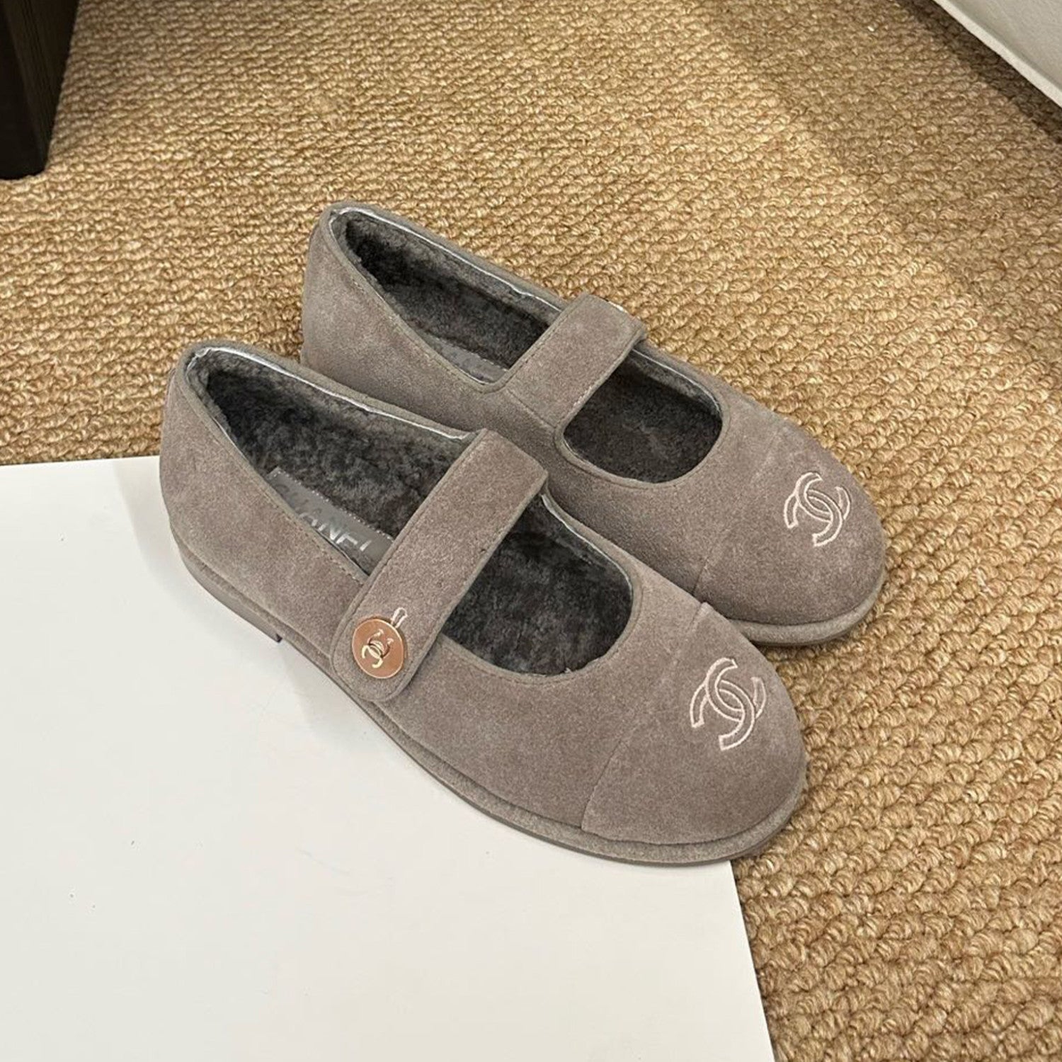 Chanel Women's Autumn/Winter Mary Jane Shoes Solid Color Leather Lamb Wool Single Shoes Round Head Buckle Flat Heel Casual Shoes #81733