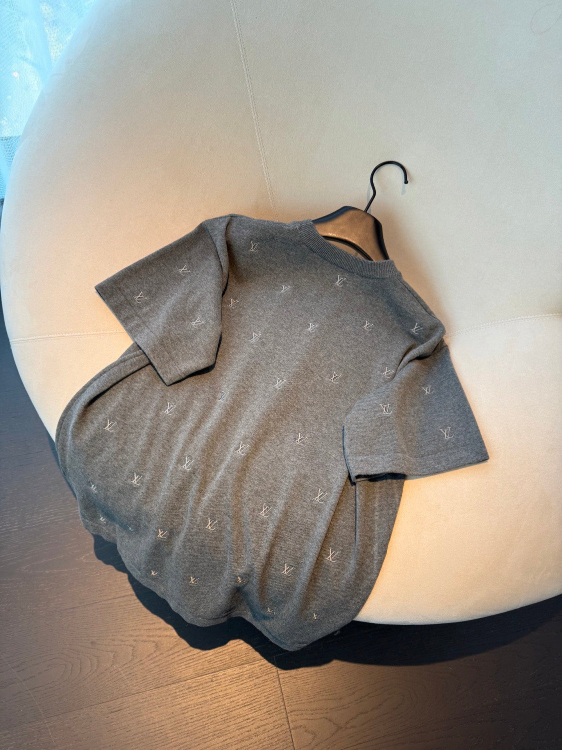 Louis Vuitton LV Blason Embroidered Short-Sleeved Crewneck #335682