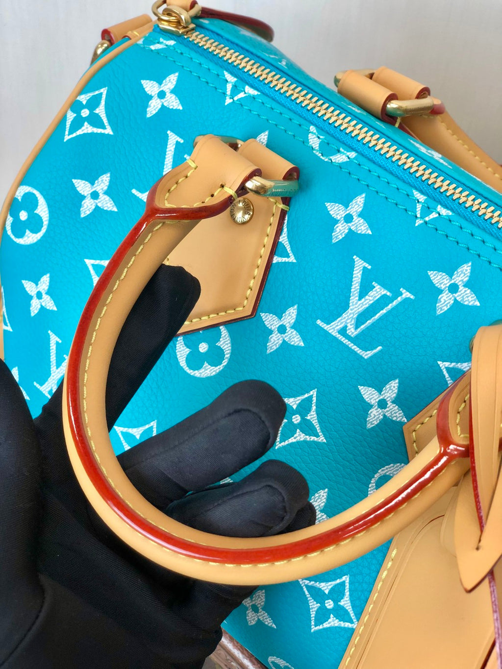 Louis Vuitton Women's Fashion Classic Lake Blue Logo Zipper Closure Leather Shoulder Bag Handbags In Small Medium And Large Sizes Crossbody Bag Bags #78664