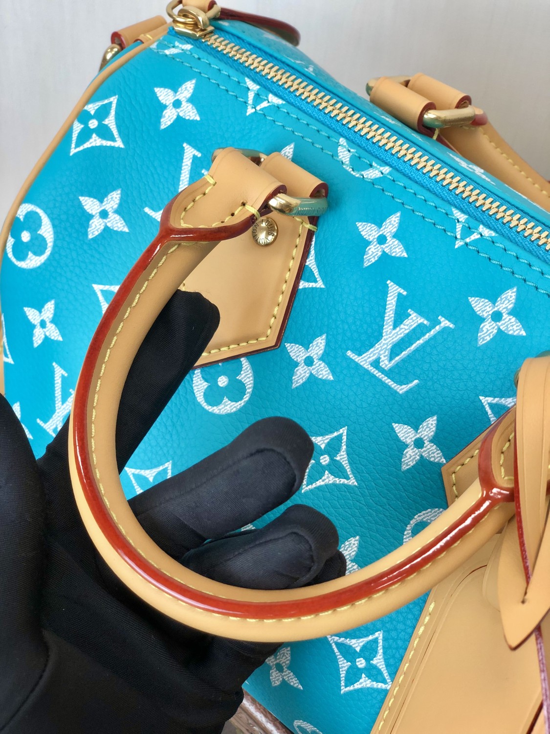Louis Vuitton Women's Fashion Classic Lake Blue Logo Zipper Closure Leather Shoulder Bag Handbags In Small Medium And Large Sizes Crossbody Bag Bags #78664