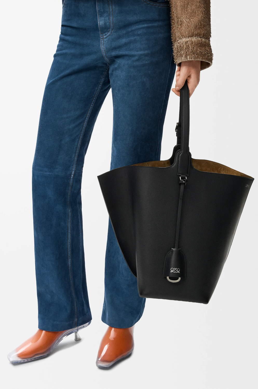 Loewe Medium Large Smooth Calfskin Bilbao Bucket Bag Stylish Minimalist Geometric Design Handbag And Crossbody Bags AWRAWRPX01 #197467
