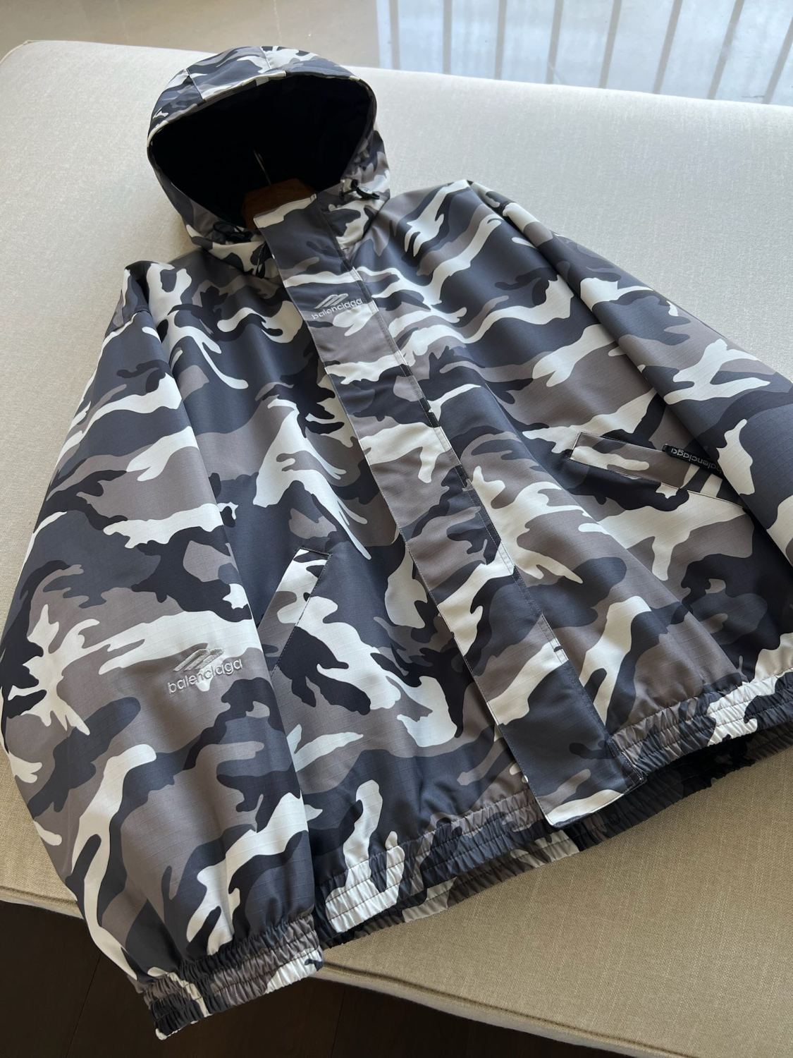 Balenciaga Men's Autumn and Winter Gray Camouflage Hooded Zipper Long Sleeve Nylon Parker Jacket Straight Ski Pants Suit Set #74772