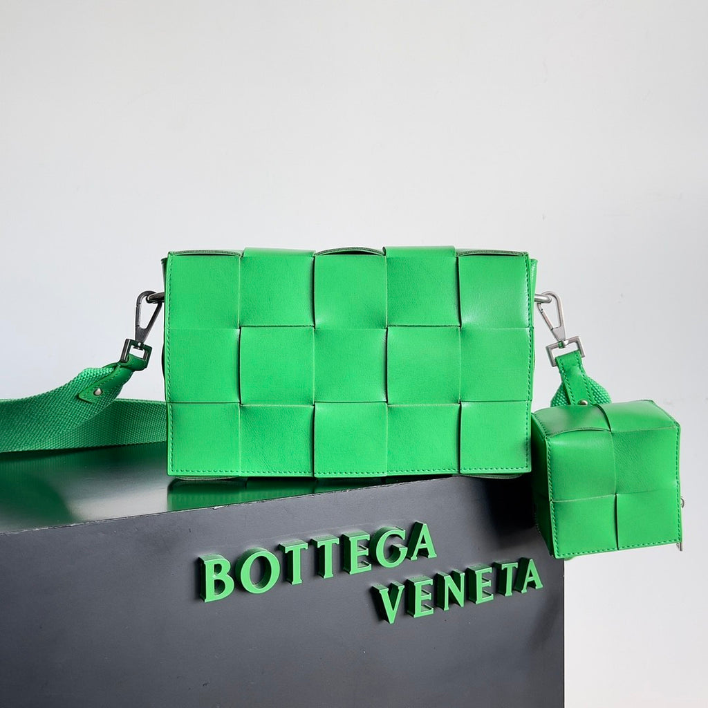 Bottega Veneta Cassette Men's and Women's Solid Color Leather Woven Shoulder Crossbody Bag Bags #75755
