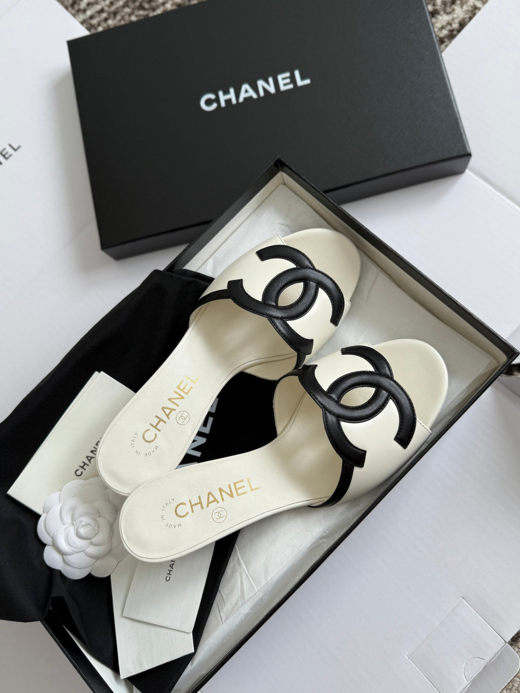 Chanel CC Slippers #381591