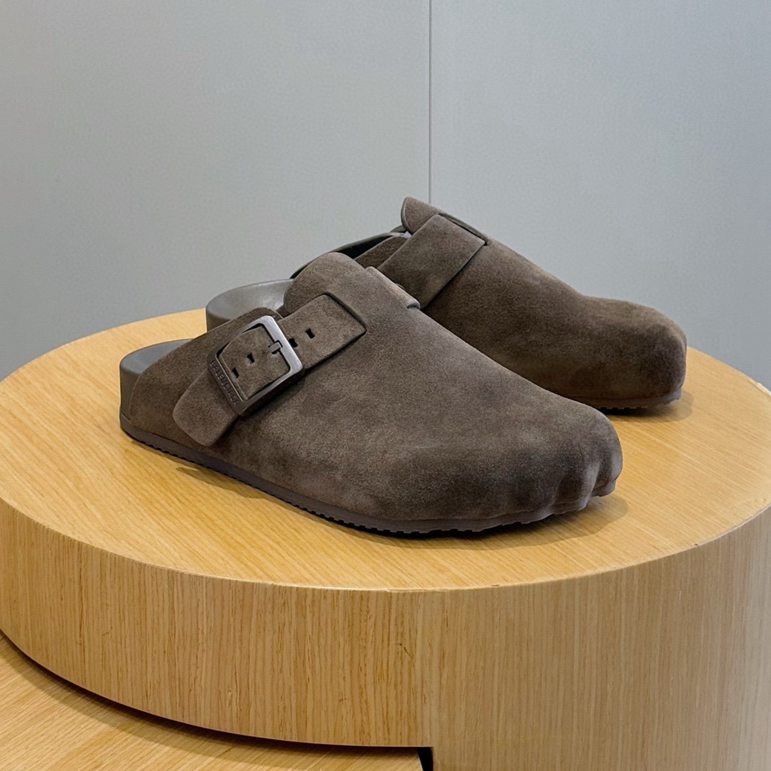 Balenciaga Sunday Men's Mueller Shoes Cowhide Flat Birkenstocks Cork Retro Solid Color Fashion Trend Casual Shoes Slippers Ngvp #1972