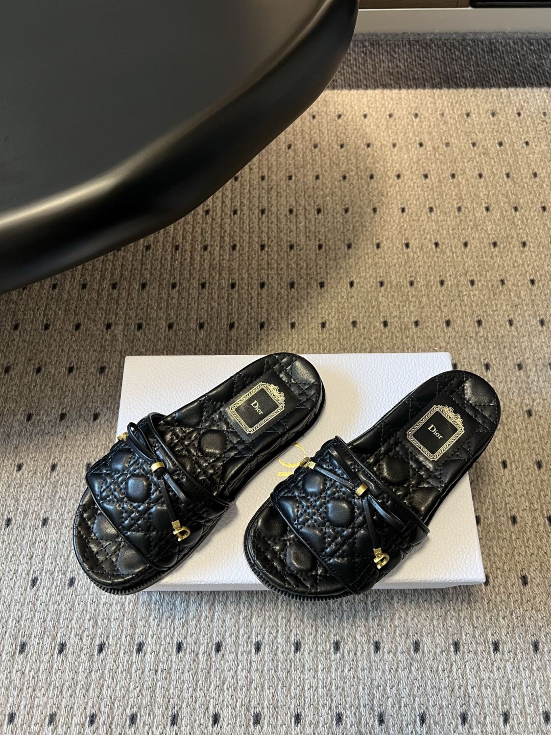 Dior Diamond Pattern Sandals #382602