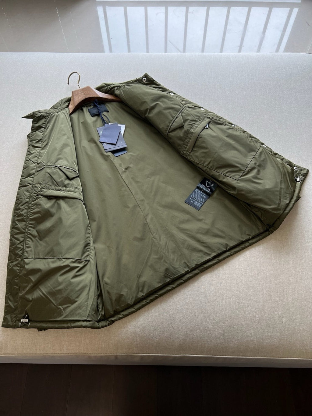 Prada Men's Autumn and Winter Solid Color Single Breasted Nylon Cotton Jacket Long Sleeve Jacket #73912