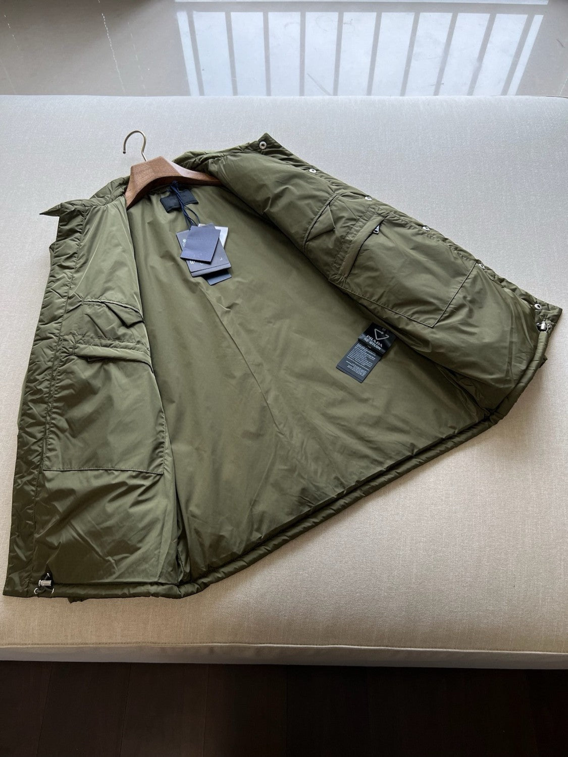 Prada Men's Autumn and Winter Solid Color Single Breasted Nylon Cotton Jacket Long Sleeve Jacket #73912