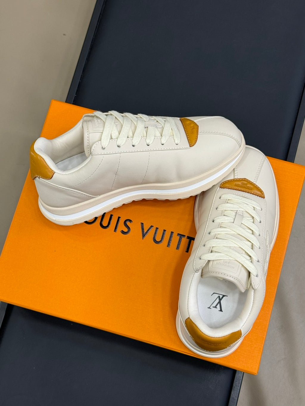 Louis Vuitton LV Buttersoft Men's and Women's Solid Color Leather Embroidered Logo Low-Top Lace-Up Sneakers Shoes #77347