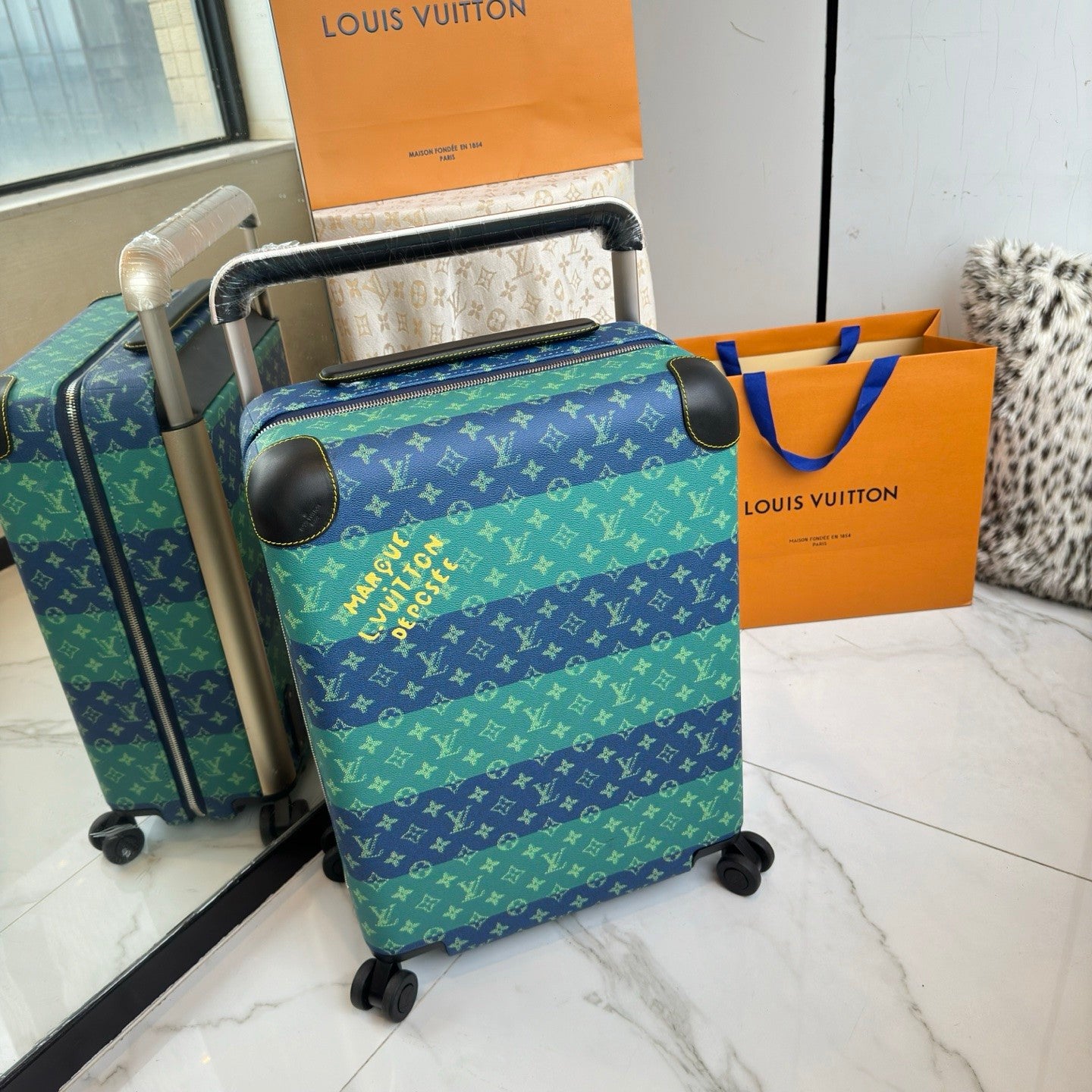 Louis Vuitton Horizon 55 Damier Azur Canvas Travel Bags and Rolling Luggage Fashion Luggage Box Bag Bags N40910 #84359A