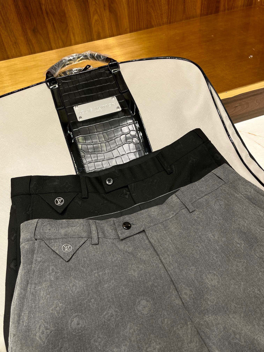 Louis Vuitton Men's Suit Jacket Long Pants Professional Dress Set #6468