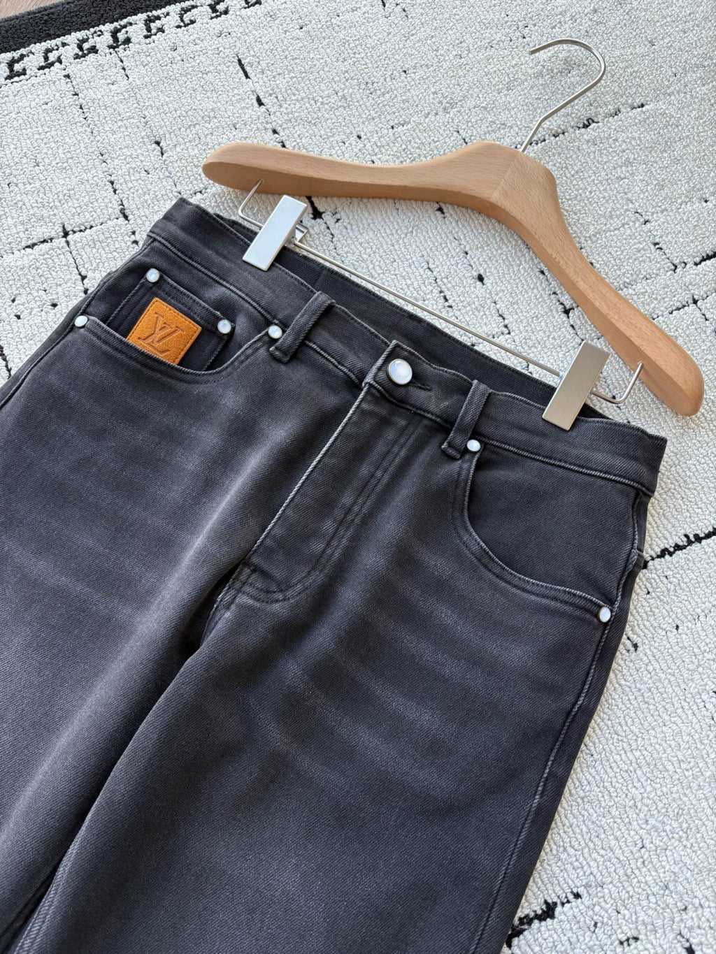 LOUIS VUITTON LV Skate Denim Pants #377911