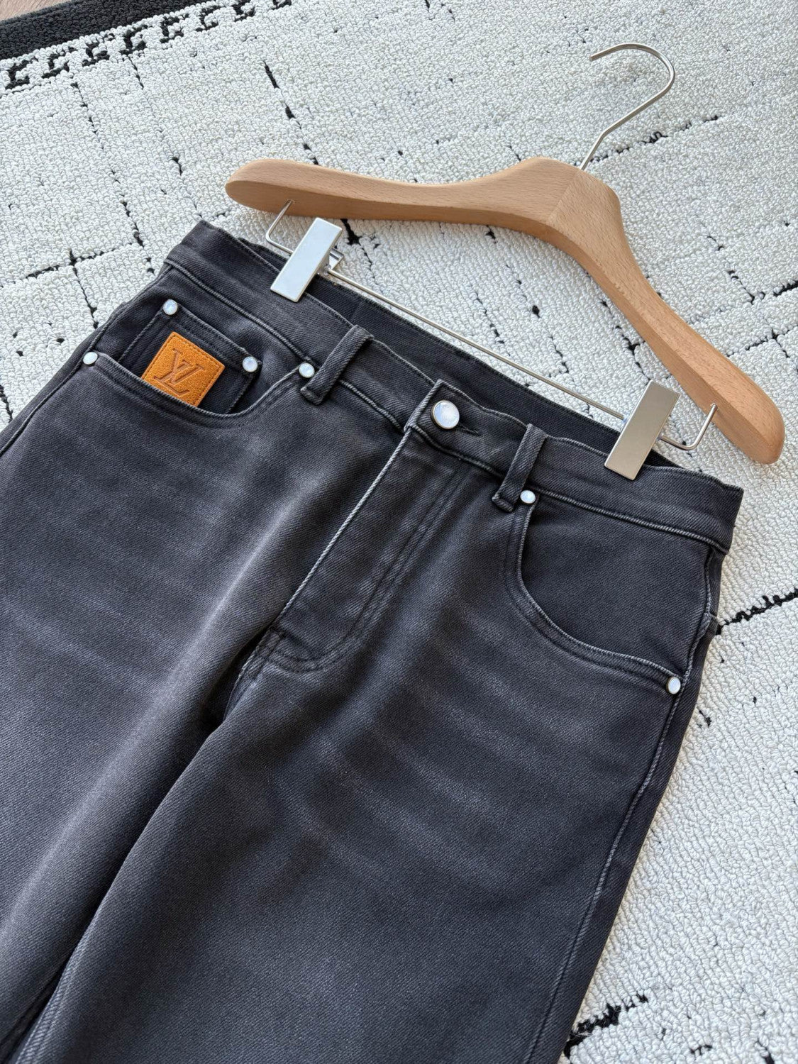 LOUIS VUITTON LV Skate Denim Pants #377911