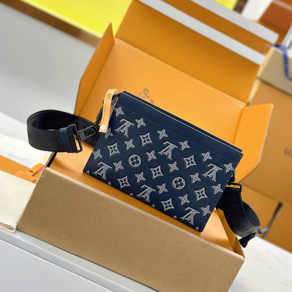 Louis Vuitton GASTON Classic printed men's and women's fashion Adjustable removable shoulder strap Zipper closure Coated canvas Shoulder bag Handbag Bags M14036 #78445