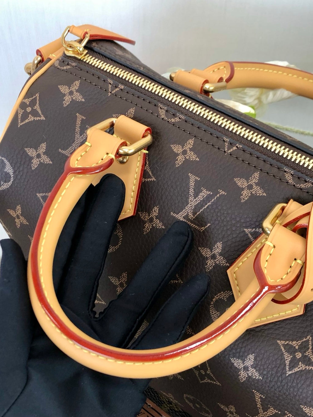 Louis Vuitton Women's Fashion Classic Caramel Coffee Brown Logo Zipper Closure Leather Shoulder Bag Handbags In Small Medium And Large Sizes Crossbody Bag Bags #78659