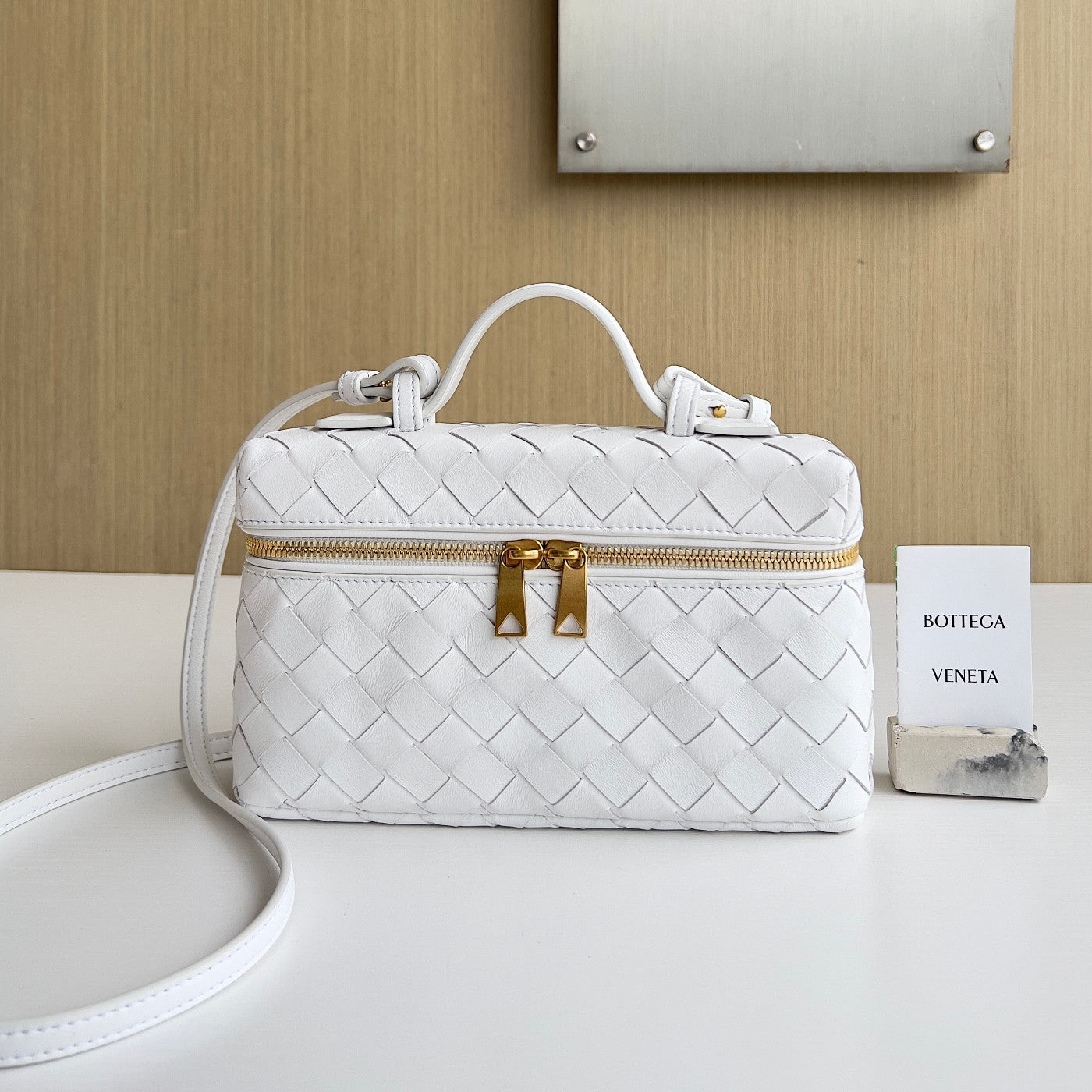 Bottega Veneta Bang Bang Women's Gold Accessories Zipper Closure Solid Color Calfskin Shoulder Crossbody Handbag Bag Bags #76533