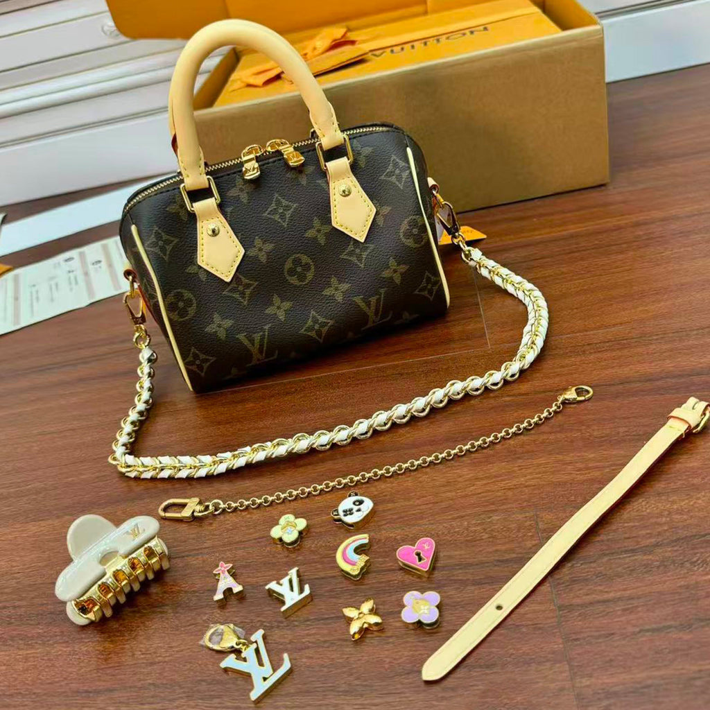 LOUIS VUITTON Speedy 18 Classic Monogram Flower Detachable Shoulder Strap Chain Handbag Shoulder Bag. Crossbody Bag Two-tone Bags Model: M24474  #81987A