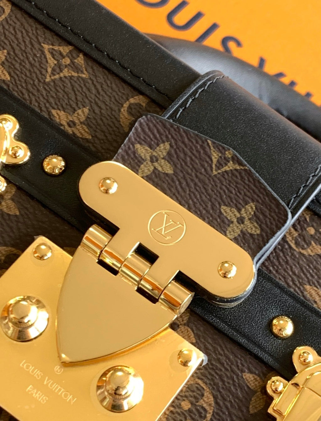 Louis Vuitton PETITE MALLE Women's Brown Letter Print Removable Adjustable Simple Magnetic Clasp Canvas and Leather Trim Box Bag Handbag Shoulder Bags #77526