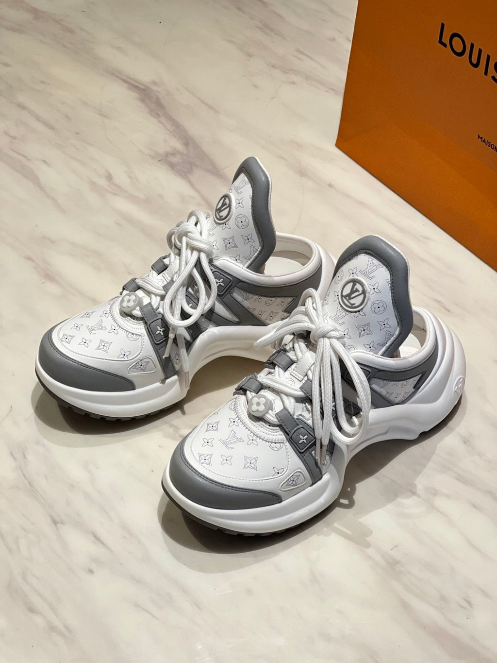 Louis Vuitton LV Archlight Women's Spring and Summer One Foot Stirrup Casual Low Top Lace Up Sneakers Shoes #76659