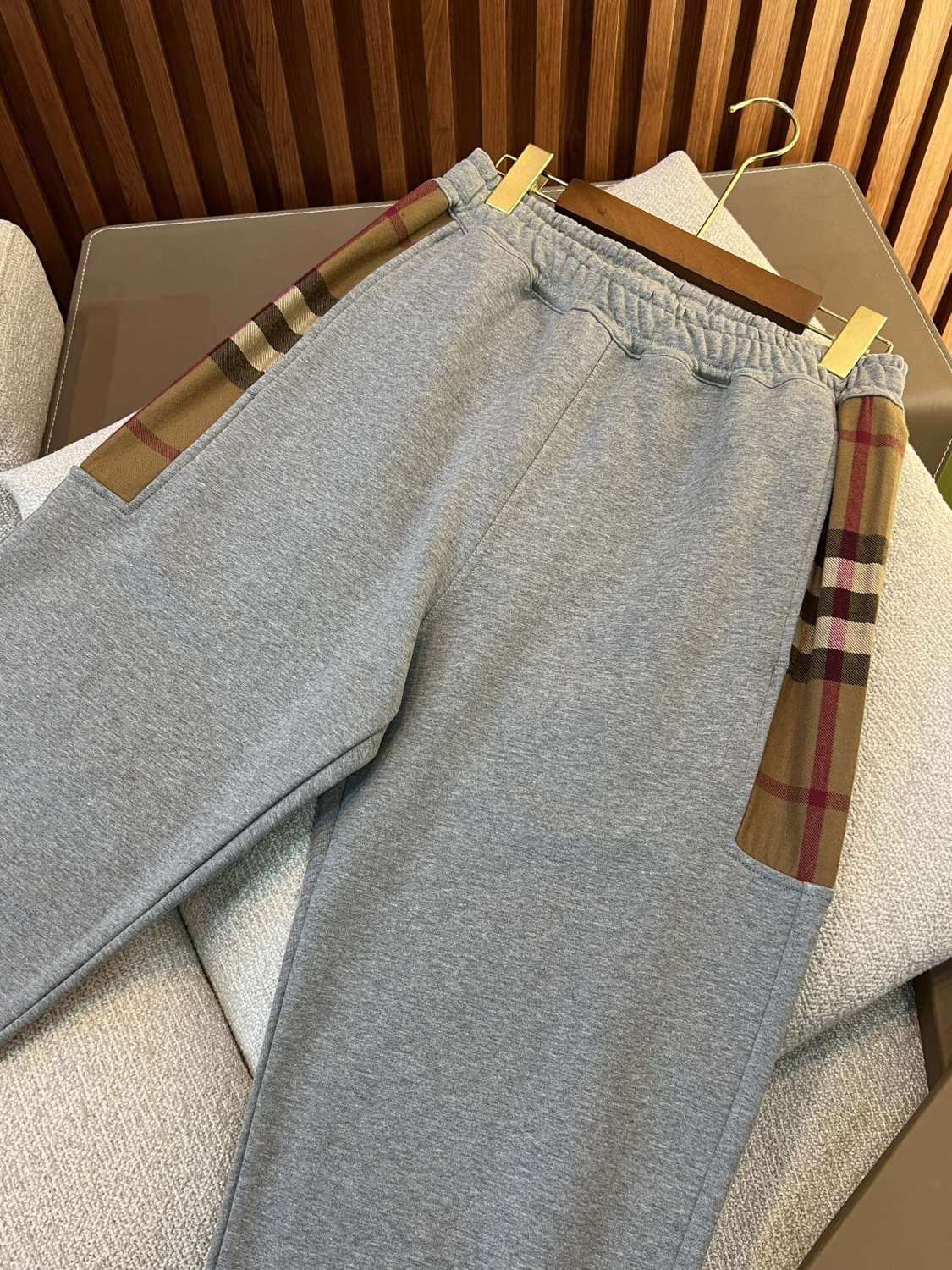 Burberry Men's Spring & Fall Side Check Crop Cotton Drawstring Knit Sweatpants Pants #72529