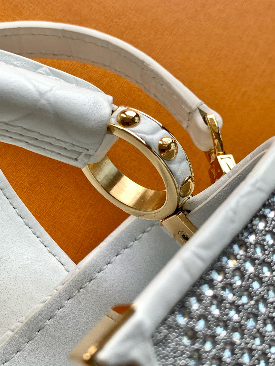 Louis Vuitton Women's Fashion Classic Crocodile Patterned Handbag With Hand Embedded Diamond Logo Letter Badge Dual-strap Tote Crossbody Bag Shoulder White Bag Bags #79287