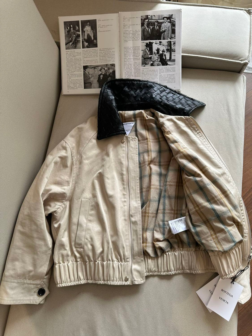 Bottega Veneta Men's Spring/Autumn Contrasting Collar Zipper Long Sleeve Leather Jacket #77115