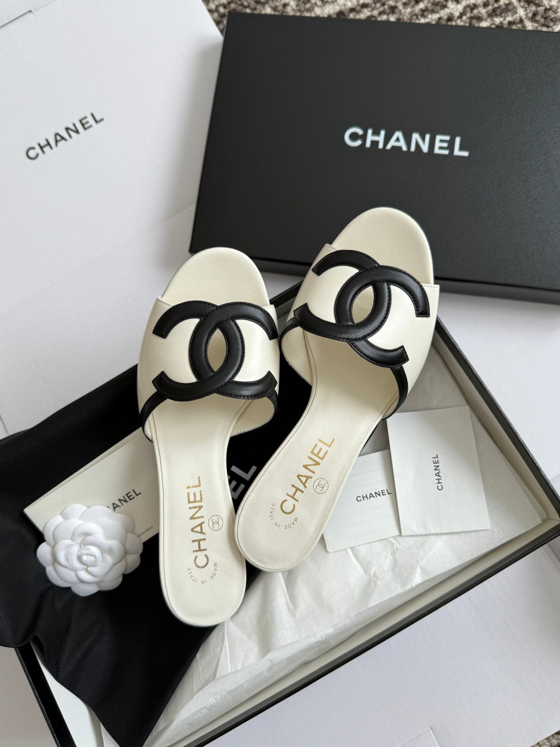 Chanel CC Slippers #381591