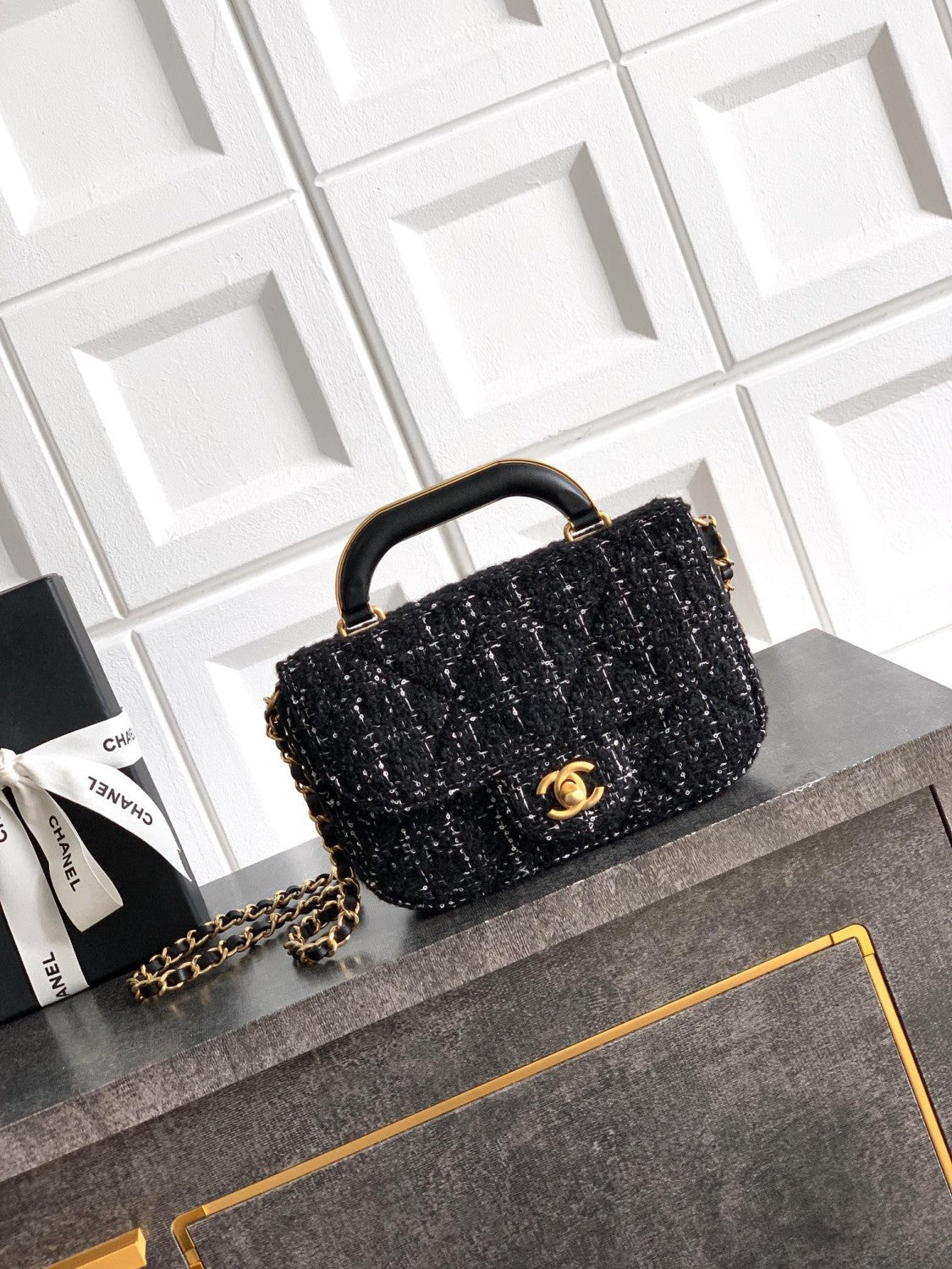Chanel Black Gold Tweed Handle Flap Clutch Bags Small Size Fashionable Versatile Evening Bag Luxurious Women's Handbag #82444A
