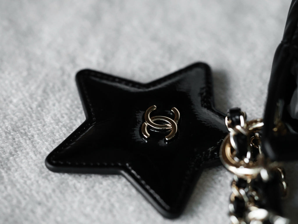 Chanel Chain Handbag Velvet Texture #333647