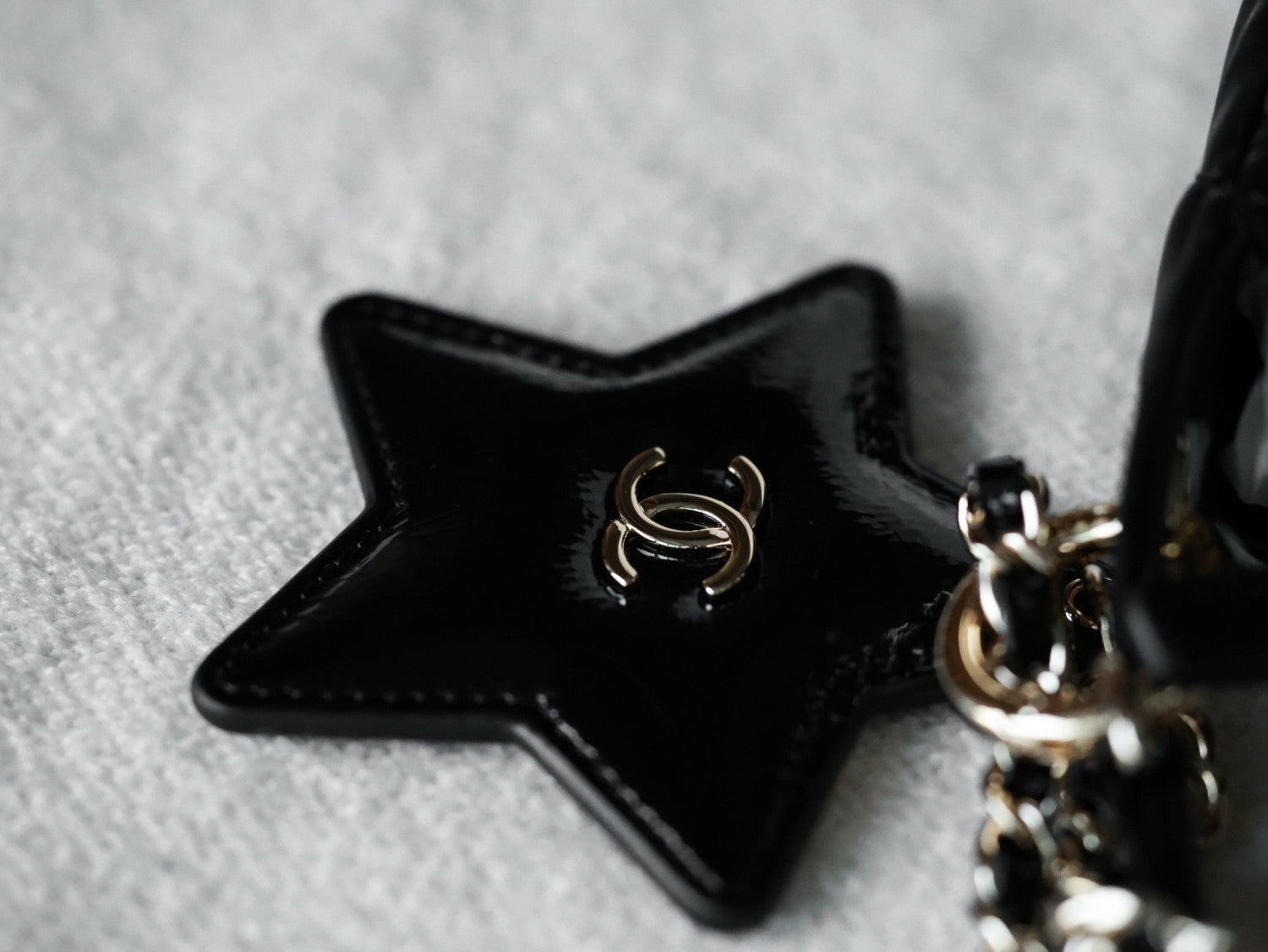 Chanel Chain Handbag Velvet Texture #333647