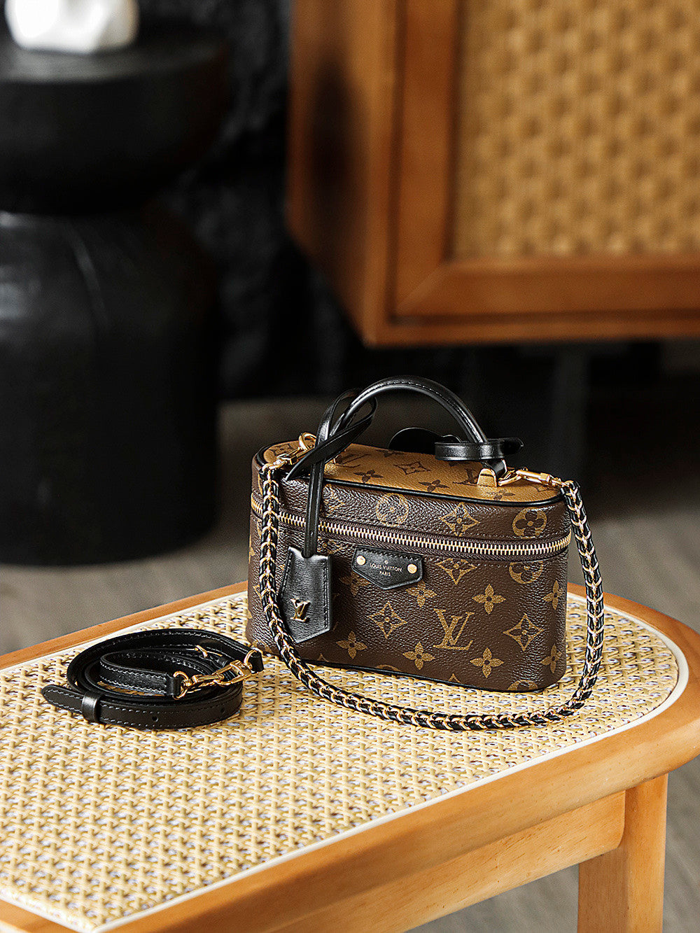 Louis Vuitton Pre-Owned Monogram Reverse Vanity PM Crossbody Bag & Vanity Chain Pouch Handbag M47125 - Private Version with Queryable Chip Code #83111A
