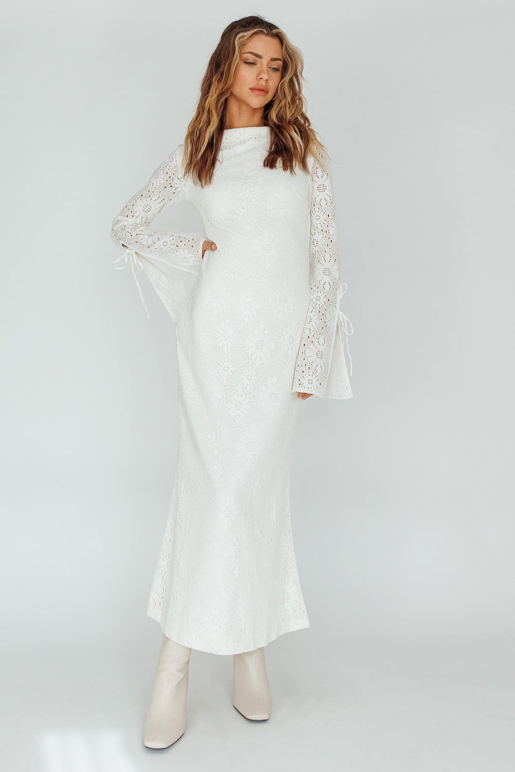 Kalia Long Sleeve Lace Midi Dress Cream