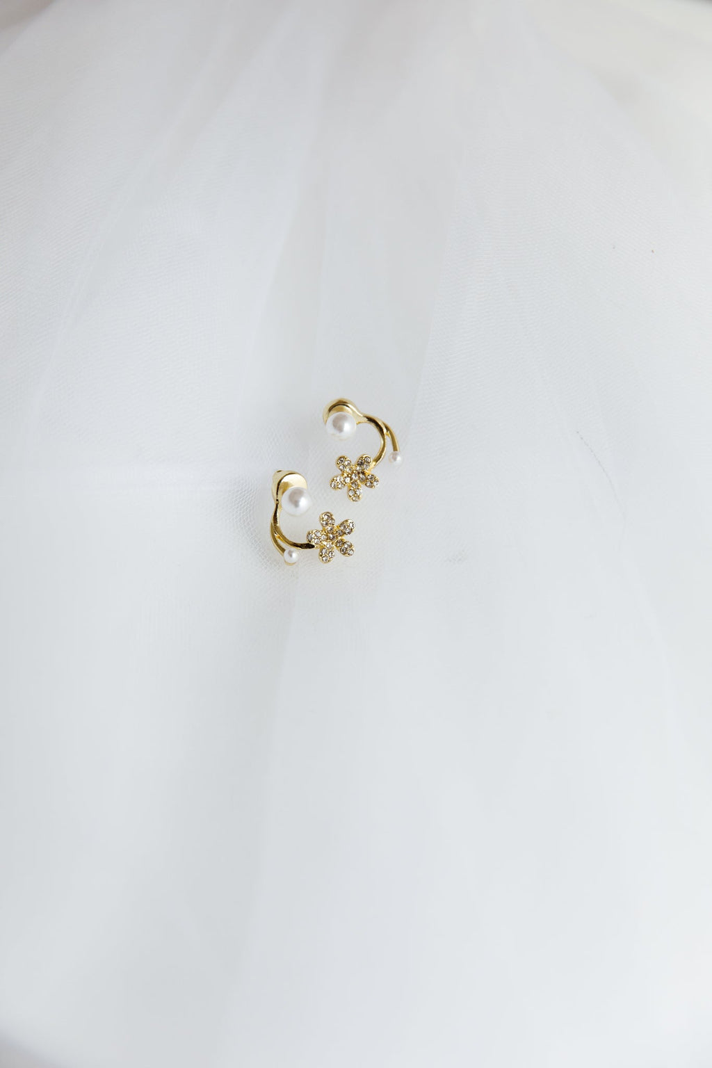 Dakota Pearl Earrings Gold