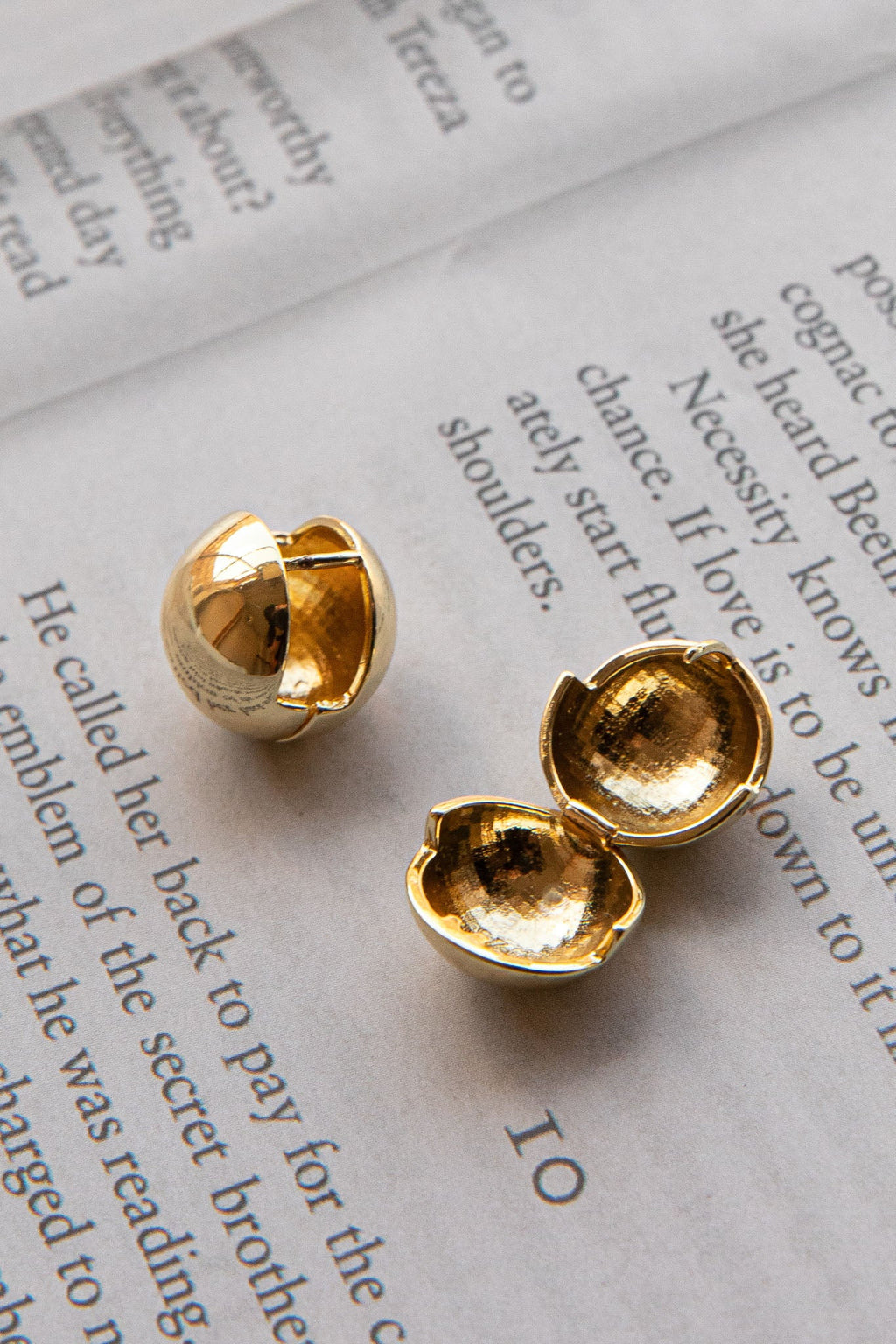 Moonstar Ball Earrings Gold