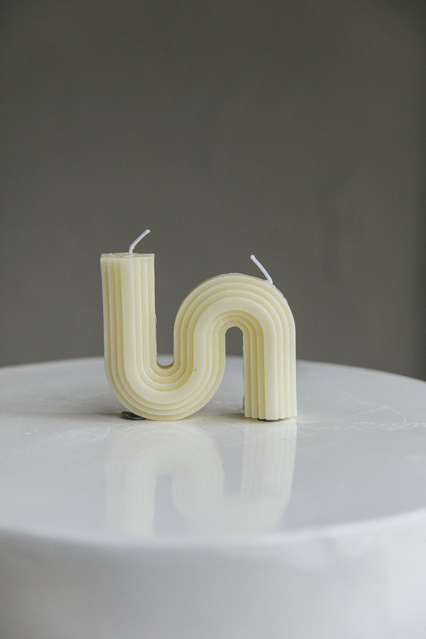 Golden Days S-Shape Geometric Aromatherapy Candle Yellow