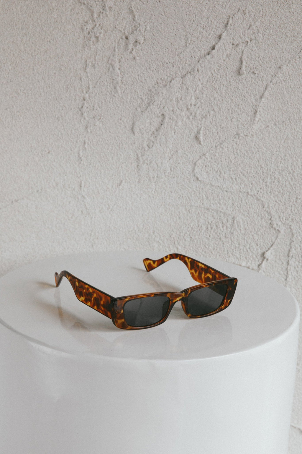 Monica Classic 90's Square Frame Sunglasses Tort