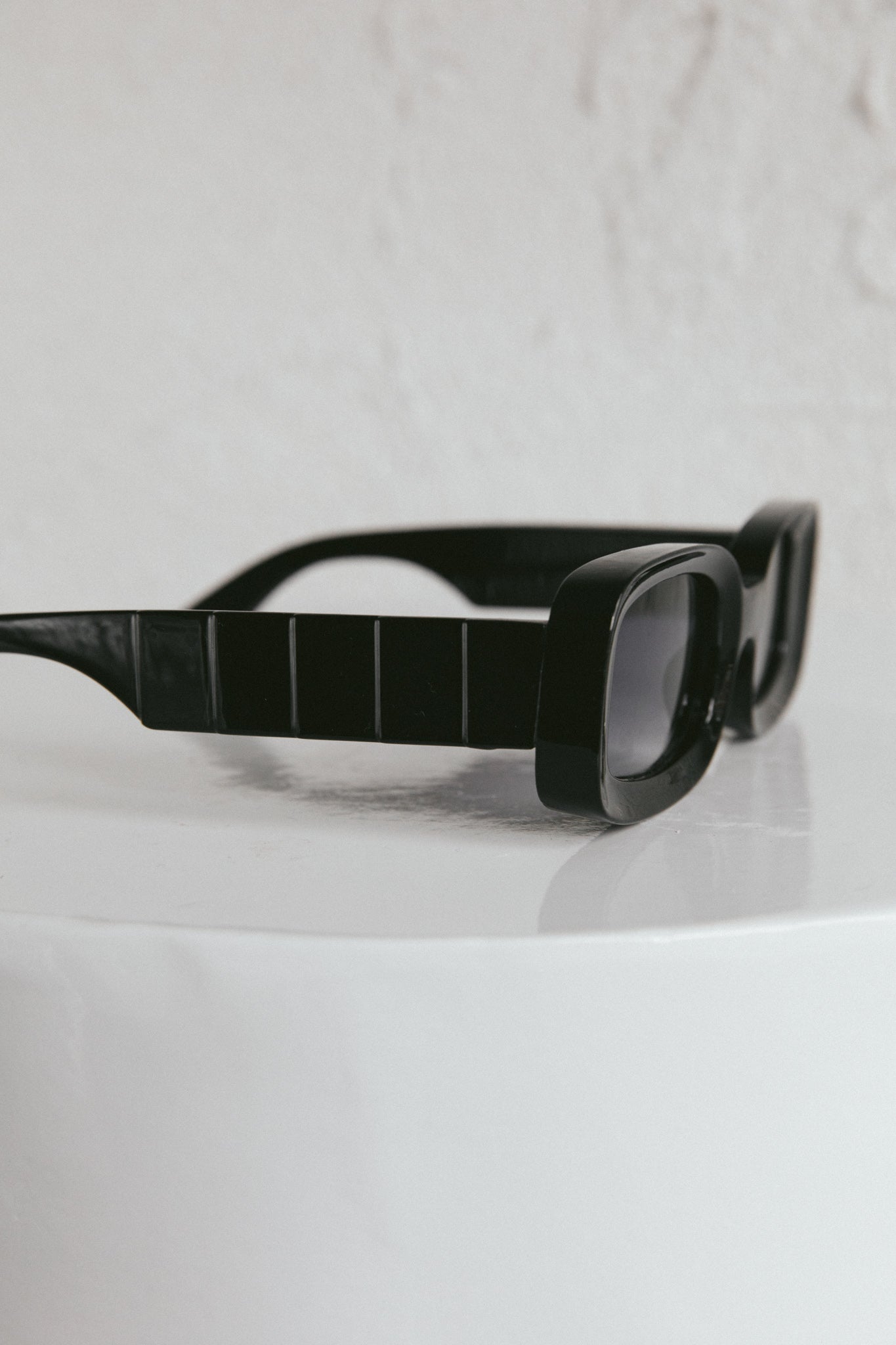 Zion Square Frame Sunglasses Black