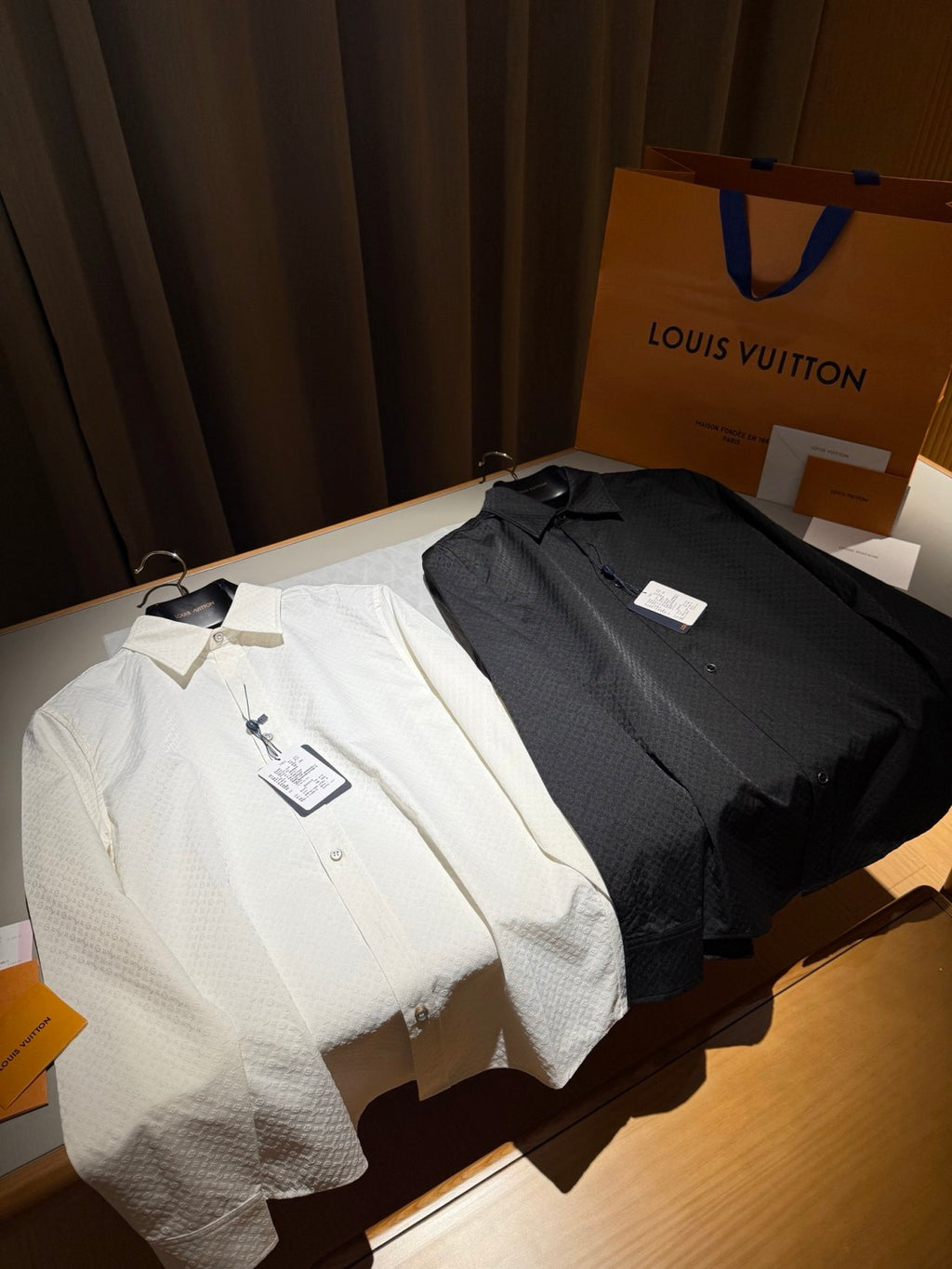 Louis Vuitton Men's Spring And Summer Solid Color Letter Print Silk Single Breasted Long Sleeved Shirt #75855