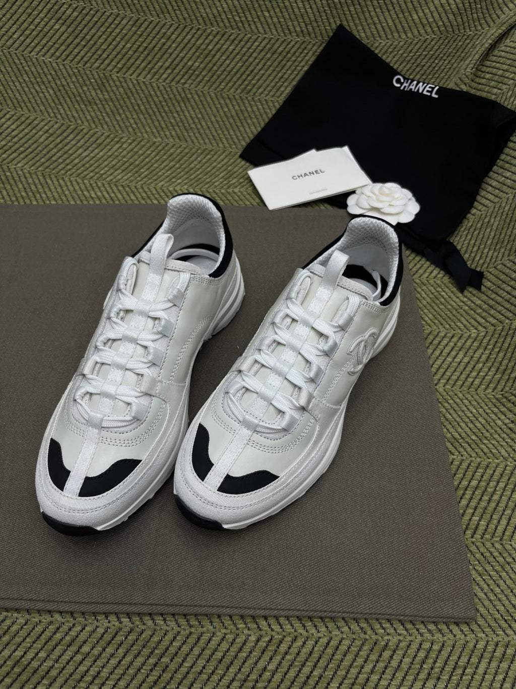 Chanel Women's Solid Color Round Toe Leather Low Top Lace-Up Sneakers Shoes #77579