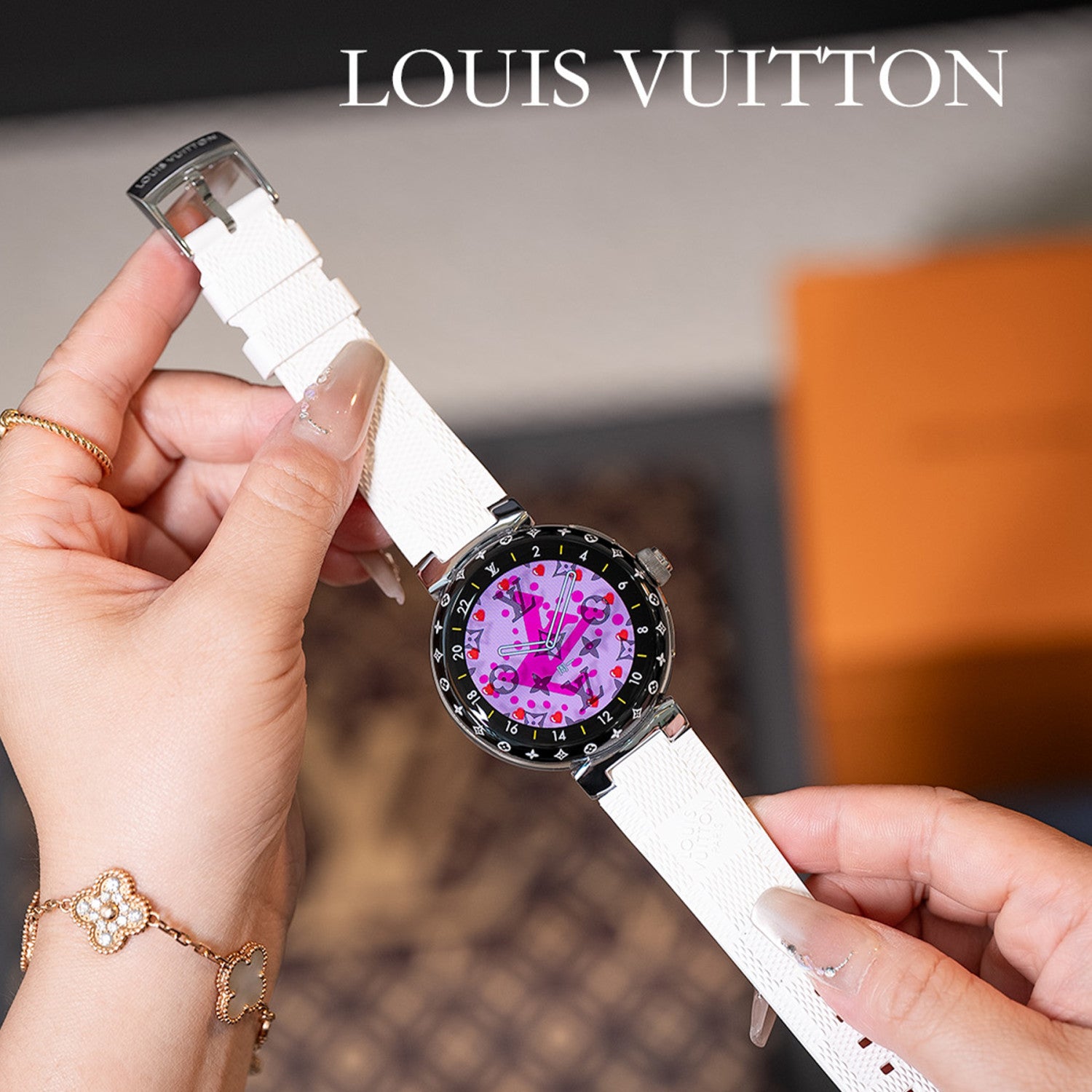 Louis Vuitton Tambour Horizon Light Up Connected Watch Men's Women's Fashion Accessories Diameter 44mm1.2 Inch Round Amoled Full Touch Screen Resolution 390*390 Sensor Actuator Life Waterproof Smart Watch #81447