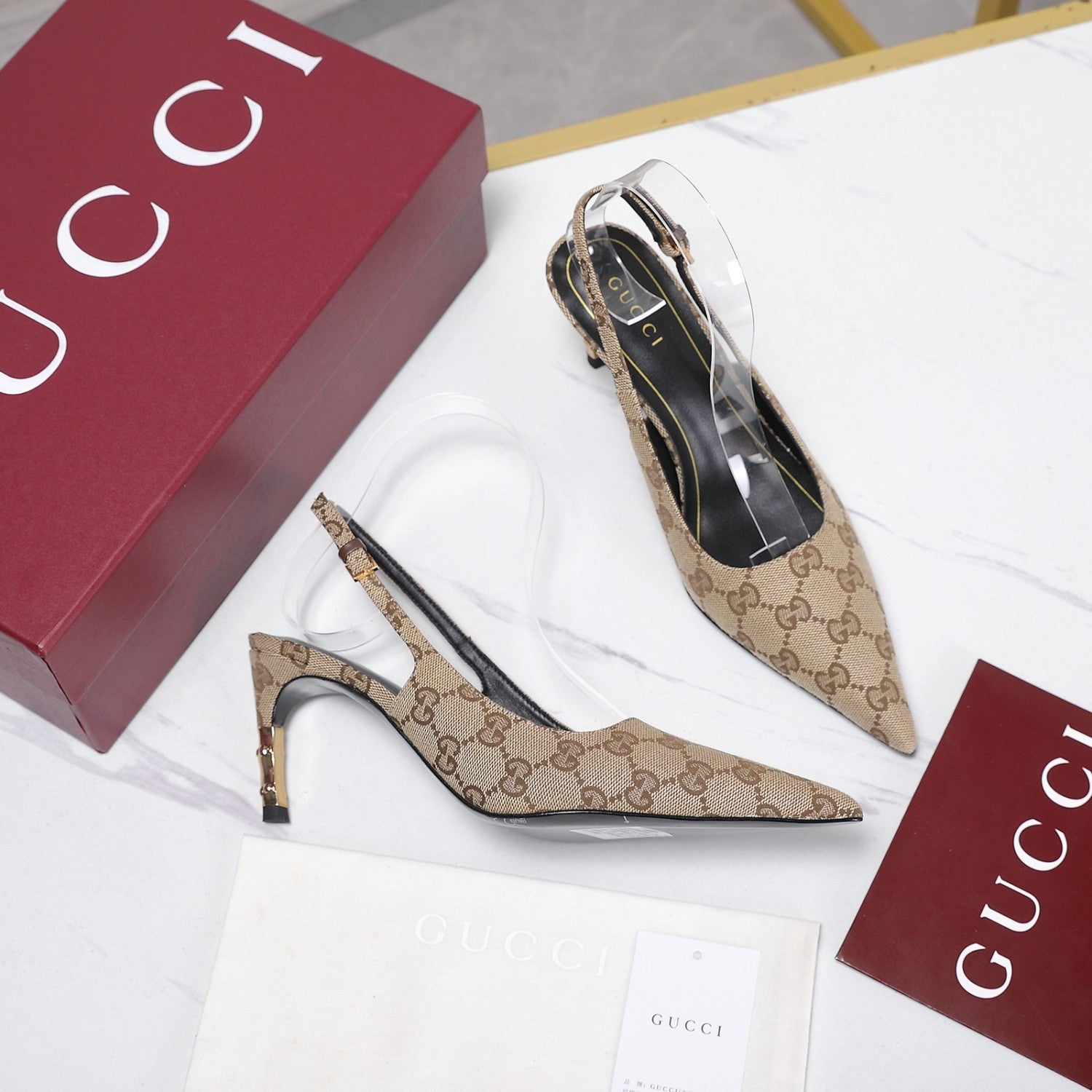 Gucci Cowhide Chain Decoration Horseshoe Heel Sandals #387647
