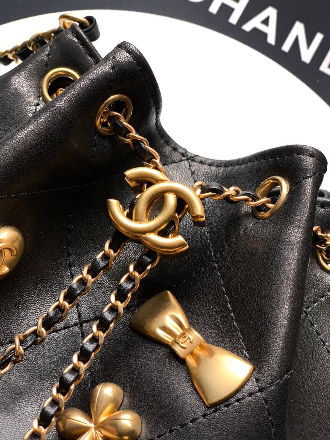 Chanel 2026 Spring/summer New Arrival Women's Heart-shaped Bow Emblem Bucket Bag Diamond-quilted Chain Strap Mini Crossbody Bags #196879
