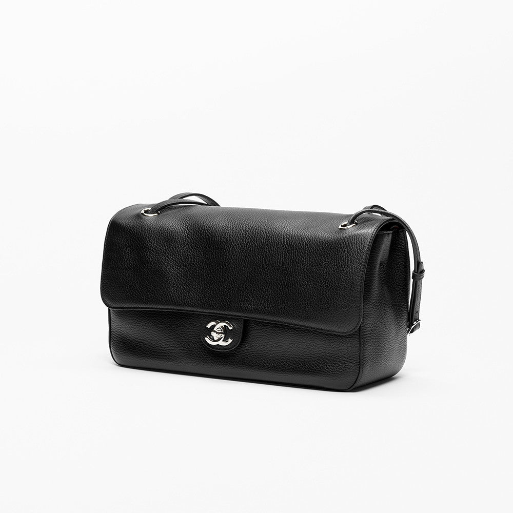 CHANEL Maxi Flapbag Grained Calfskin Silver Metal Black #378545