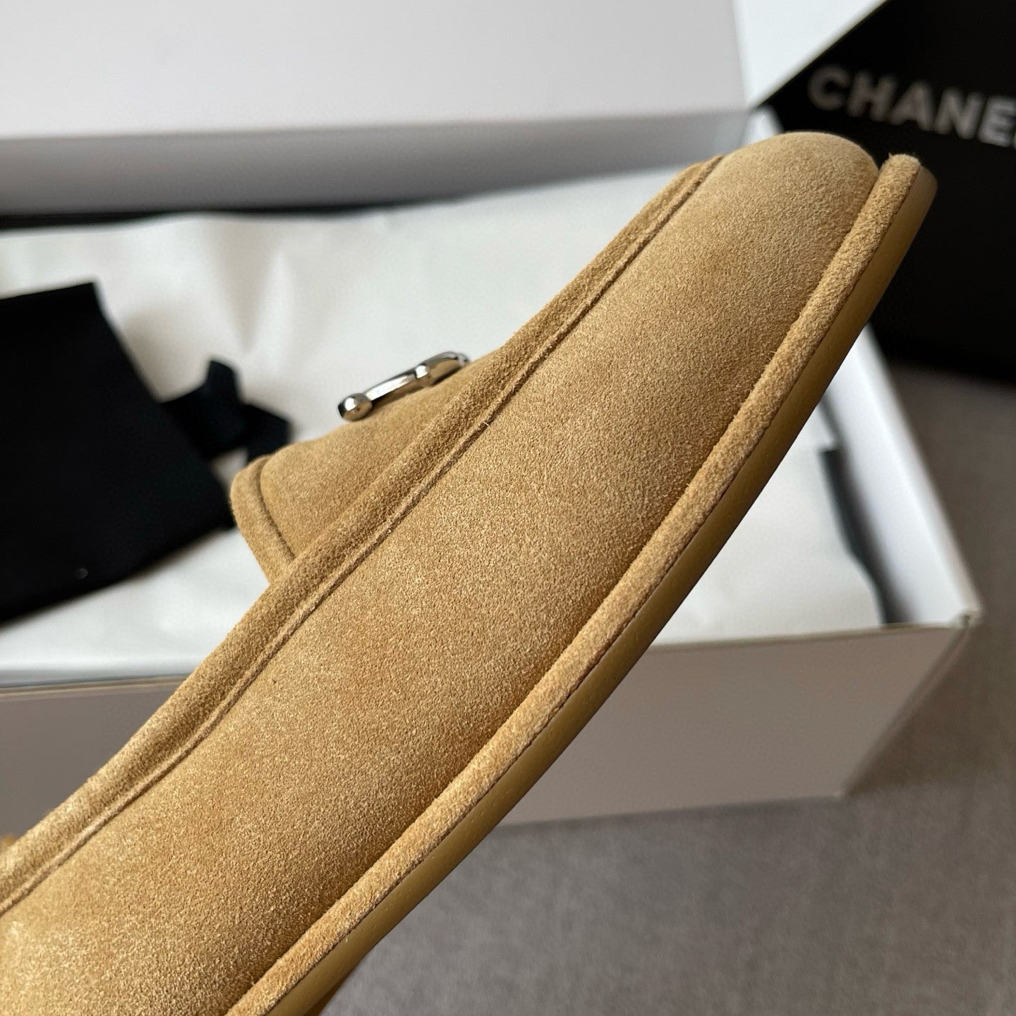 Chanel Women's Fall/Winter Logo Suede Solid-Color Round-Toe Low-Top Loafers Casual Flats Shoes #81589