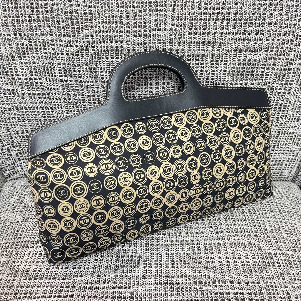 Chanel Women's Vintage Coin Clutch Bag Fashionable Luxurious Exquisite. Elegant Large Bag & Document Case Bags #81872A