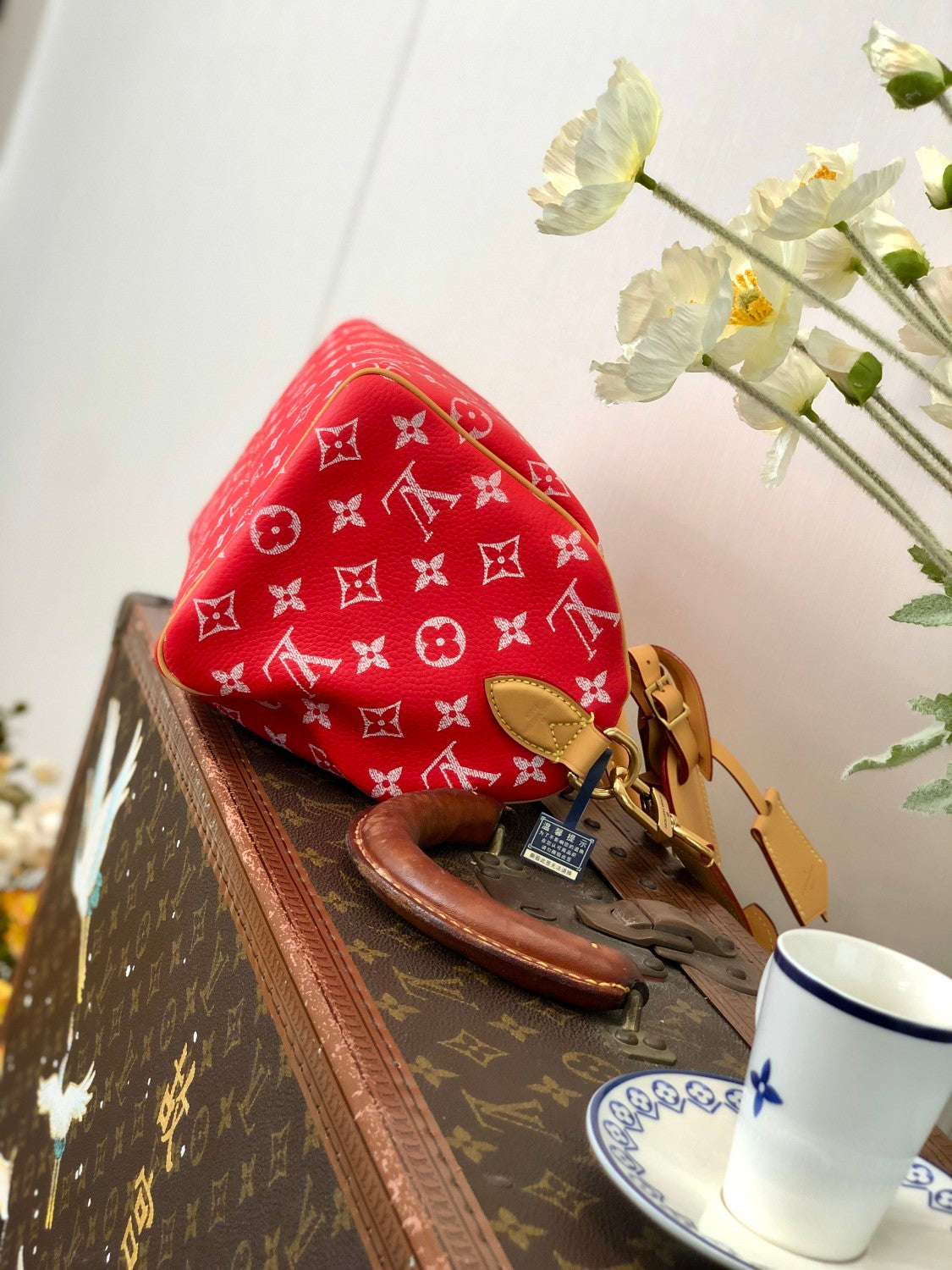 Louis Vuitton Women's Fashion Classic Red Logo Zipper Closure Leather Shoulder Bag Handbags In Small Medium And Large Sizes Crossbody Bag Bags #78658