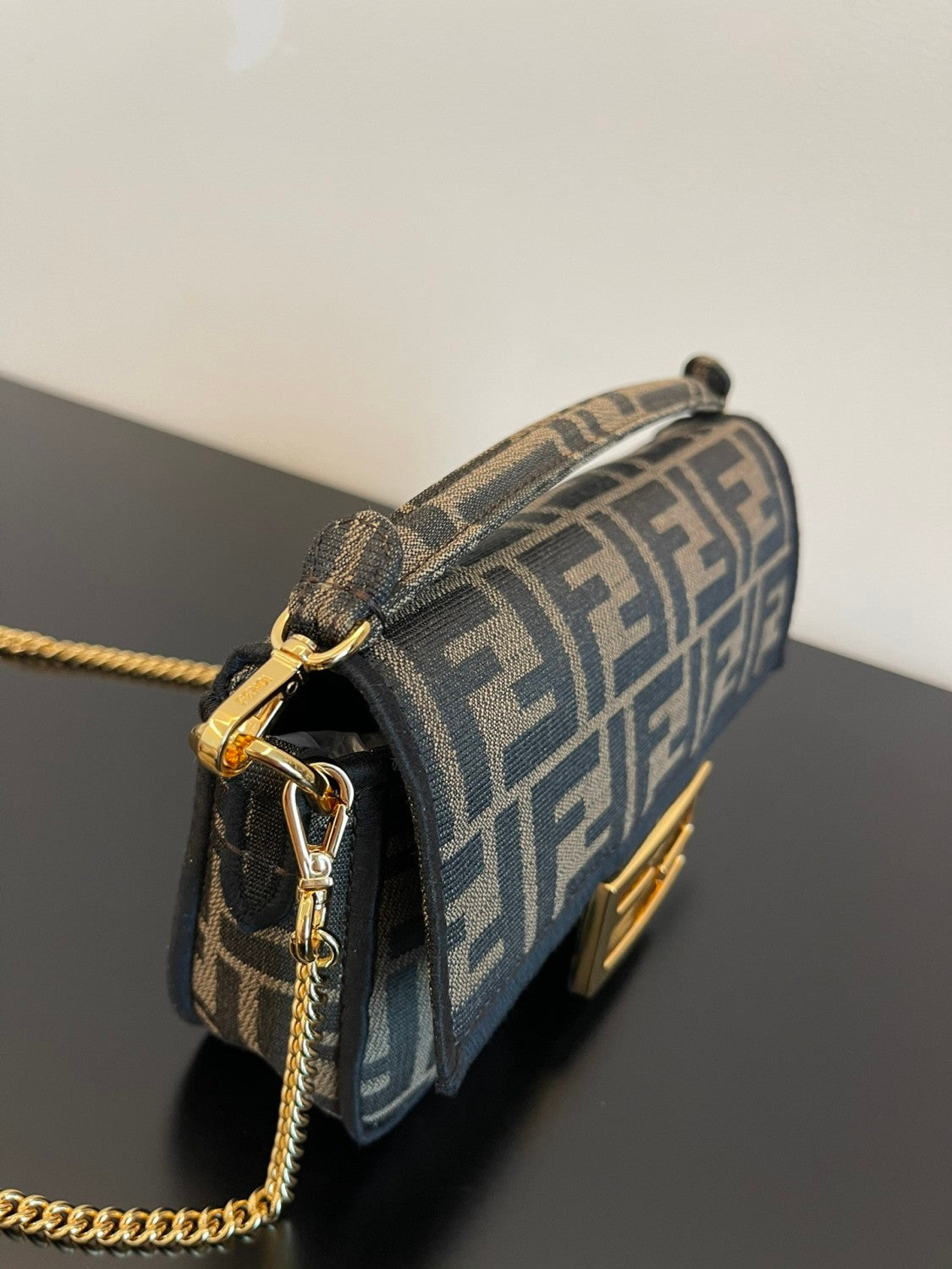 FENDI  Baguette Handbags #381872