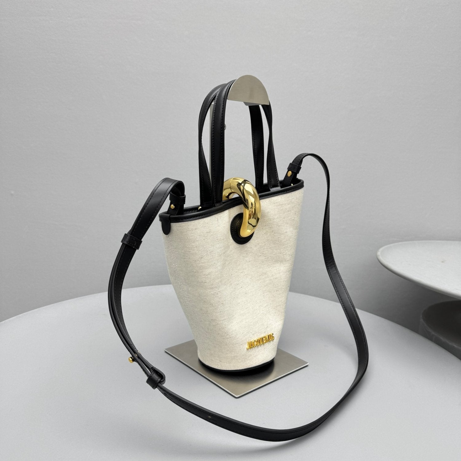 Jacquemus The small Bambola Women's Classic Fashionable Minimalist Detachable Shoulder Strap Metal Buckle Linen Leather Bucket Bag Tote Bag Handbag Bags #78241