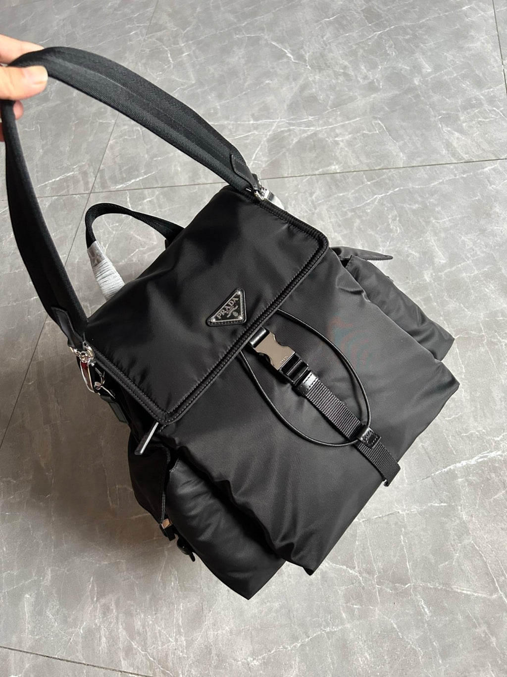 Prada Explore Re-nylon And Leather Backpack For Men - Black Fashionable Backpack. Casual Multi-pocket Bag 2vz118_2dw3_f0002_v_ooo #82291A