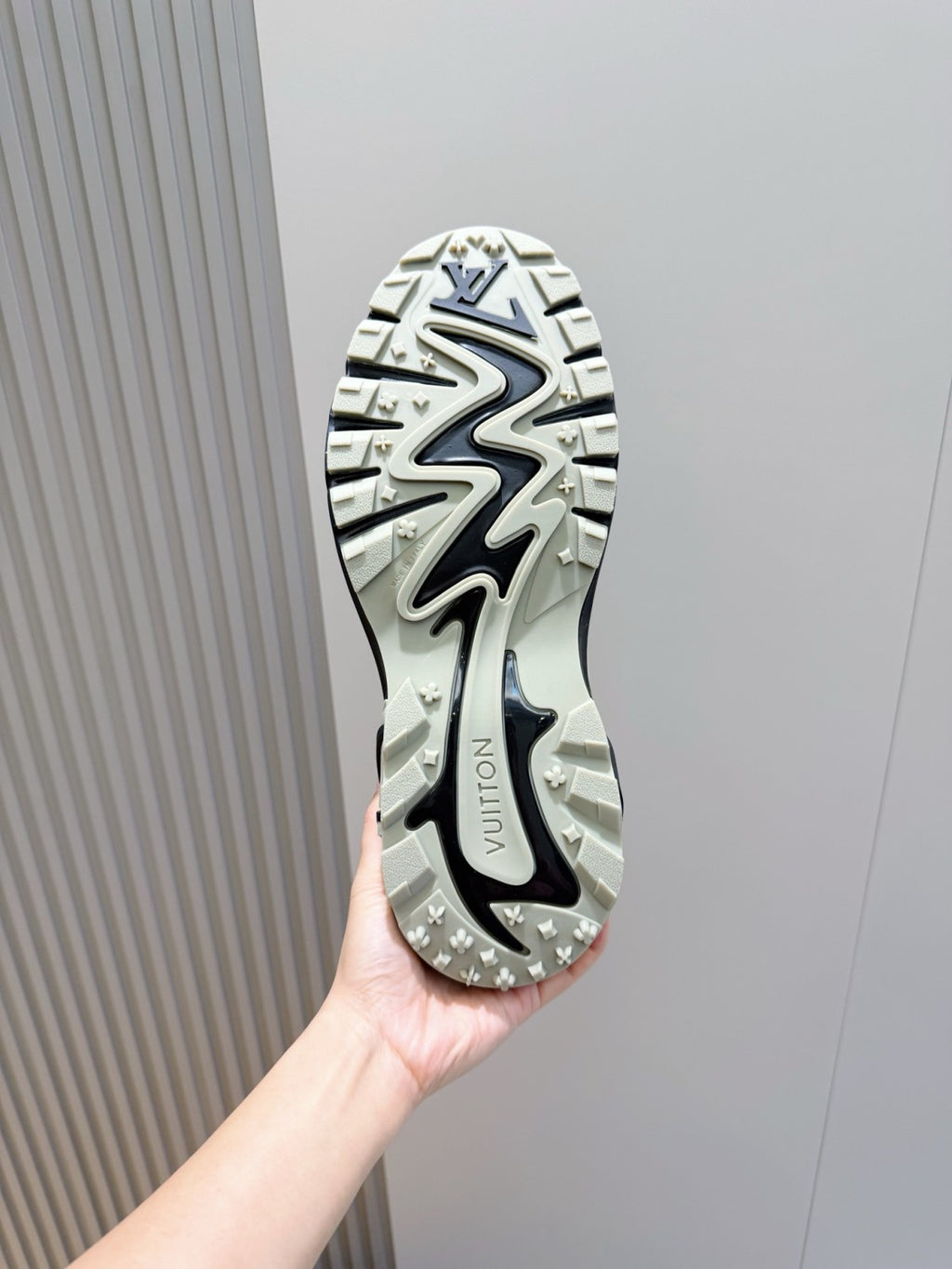 LOUIS VUITTON LV Runner Tatic Sneaker Shoes #376377